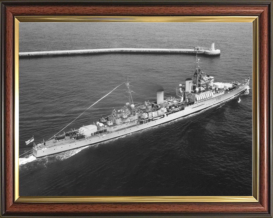 HMS Bermuda (52) Royal Navy Fiji class light cruiser Photo Print or Framed Photo Print - Hampshire Prints