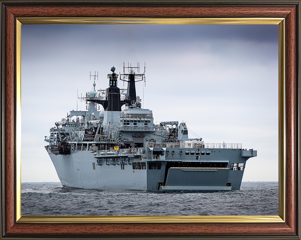 HMS Albion L14 | Photo Print | Framed Print | Albion Class | Amphibious ship | Royal Navy Hampshire Prints