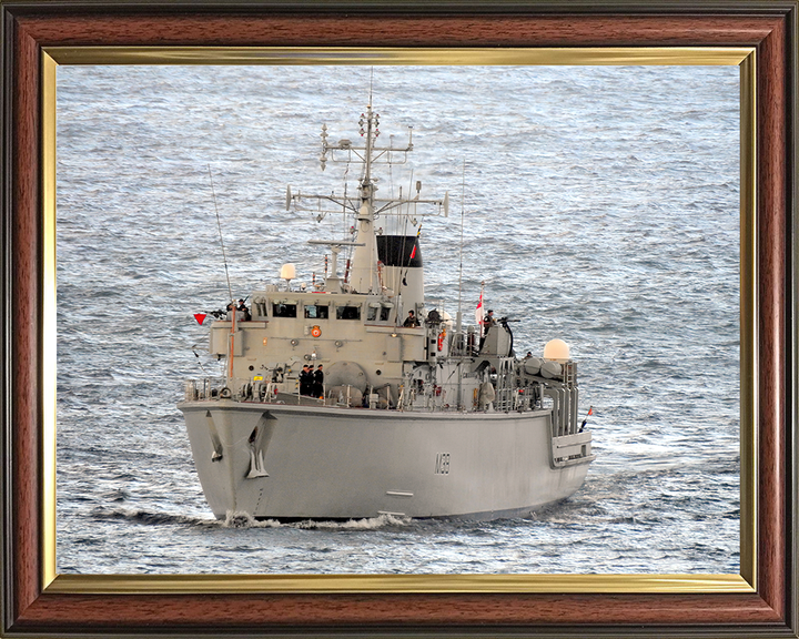 HMS Atherstone M38 Royal Navy Hunt class mine countermeasures vessel Photo Print or Framed Print - Hampshire Prints