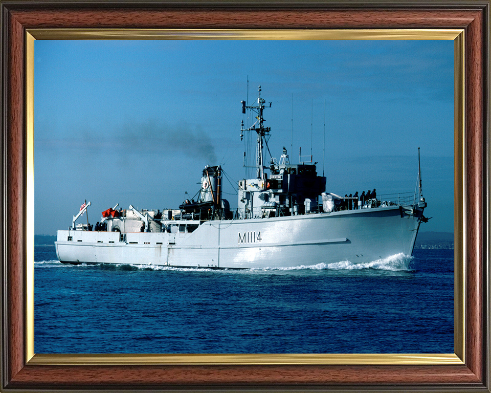 HMS Brinton M1114 Royal Navy Ton Class Minesweeper Photo Print or Framed Print - Hampshire Prints