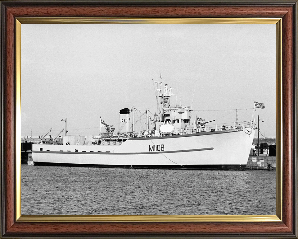 HMS Bevington M1108 Royal Navy Ton Class Minesweeper Photo Print or Framed Print - Hampshire Prints