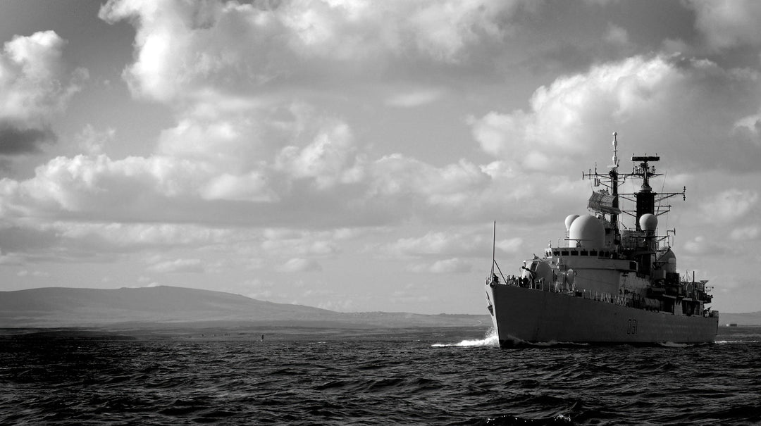 HMS Nottingham D91 | Photo Print | Framed Print | Poster | Type 42 | Destroyer | Royal Navy Hampshire Prints