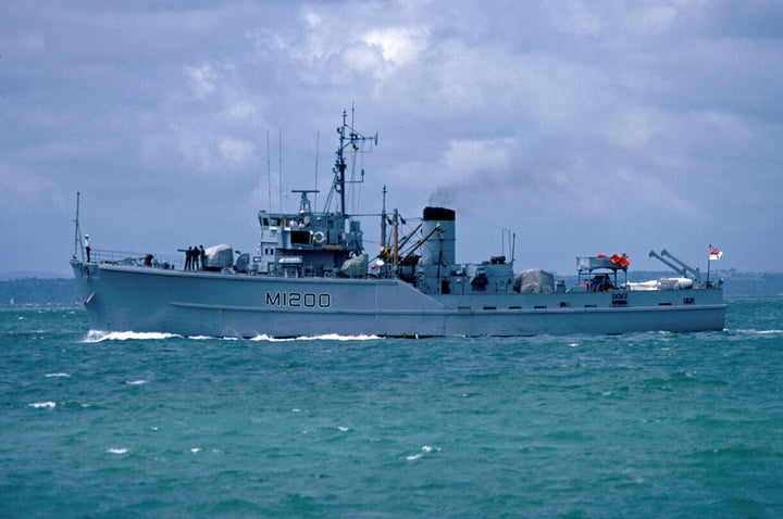 HMS Soberton M1200 | Photo Print | Framed Print | Ton Class | Minesweeper | Royal Navy Hampshire Prints