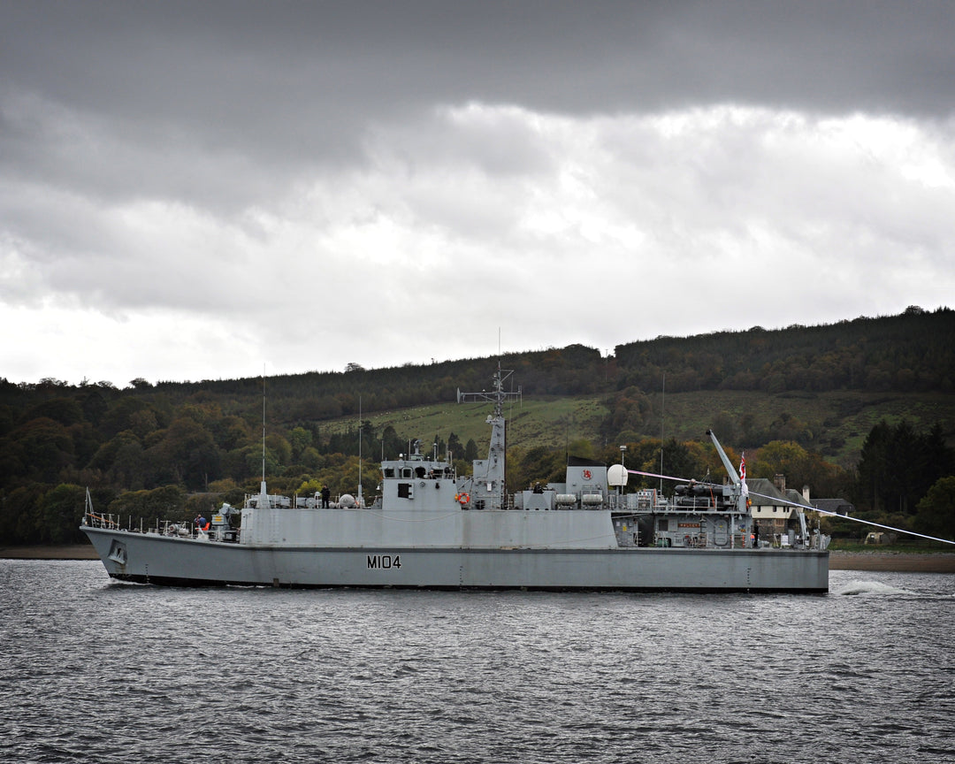 HMS Walney M104 Royal Navy Sandown class minehunter Photo Print or Framed Print - Hampshire Prints